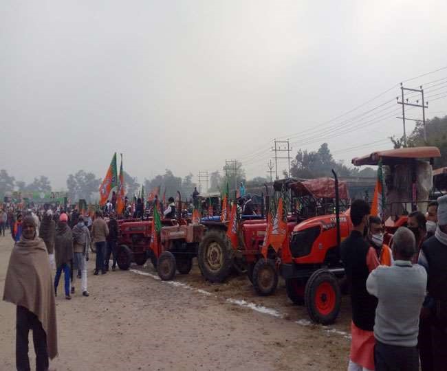 किसान ट्रैक्टर रैली: मुख्यमंत्री त्रिवेंद्र सिंह रावत ने कहा, मोदी किसानों की आय को दोगुना करना चाहते हैं
