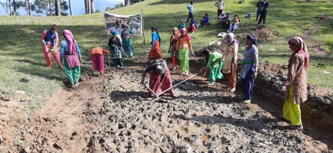 उत्तराखंड : ये गाँव 'जल ही जीवन' आंदोलन के जनक बन रहे हैं