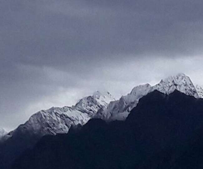 Uttarakhand Weather Update: मिजाज बदलेगा मौसम का उत्तराखंड में , तेज हवाएं चलने के आसार मैदान में