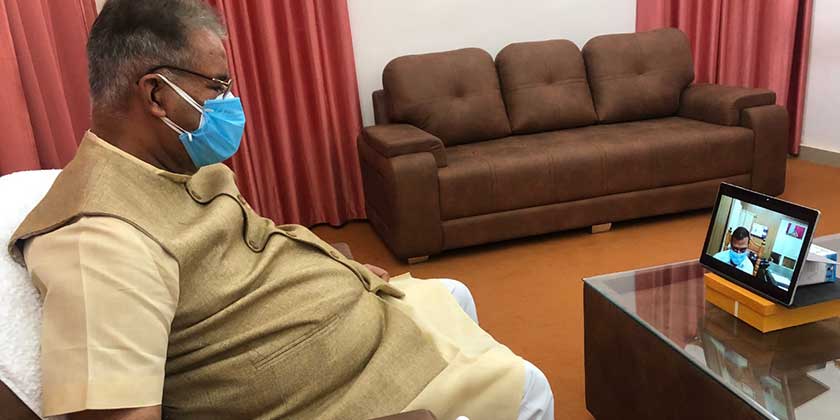 कोविड-19 संक्रमण की रोकथाम एवं प्रभावी नियंत्रण हेतु प्रभारी मंत्री जनपद देहरादून वीडियोकान्फ्रेसिंग के माध्यम समीक्षा की