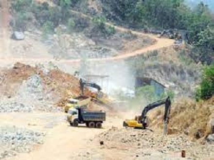उत्तराखंड : मसूरी बीजेपी युवा मोर्चा मंडल अध्यक्ष अमित पवार ने एस डी एम को ज्ञापन देकर मासीफॉल मे हो रहे खनन को रोकने की मांग की है