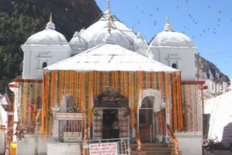 उत्तराखंड : अभिजीत मुहूर्त में विधि-विधान से खोले गए गंगोत्री धाम के कपाट