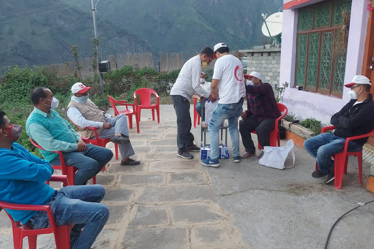 उत्तराखंड : रेडक्रॉस सोसाइटी की टीम बागेश्वर और पिथौरागढ़ जिले के उच्च हिमालयी क्षेत्र में बसे दर्जनों गांवों में पहुंची