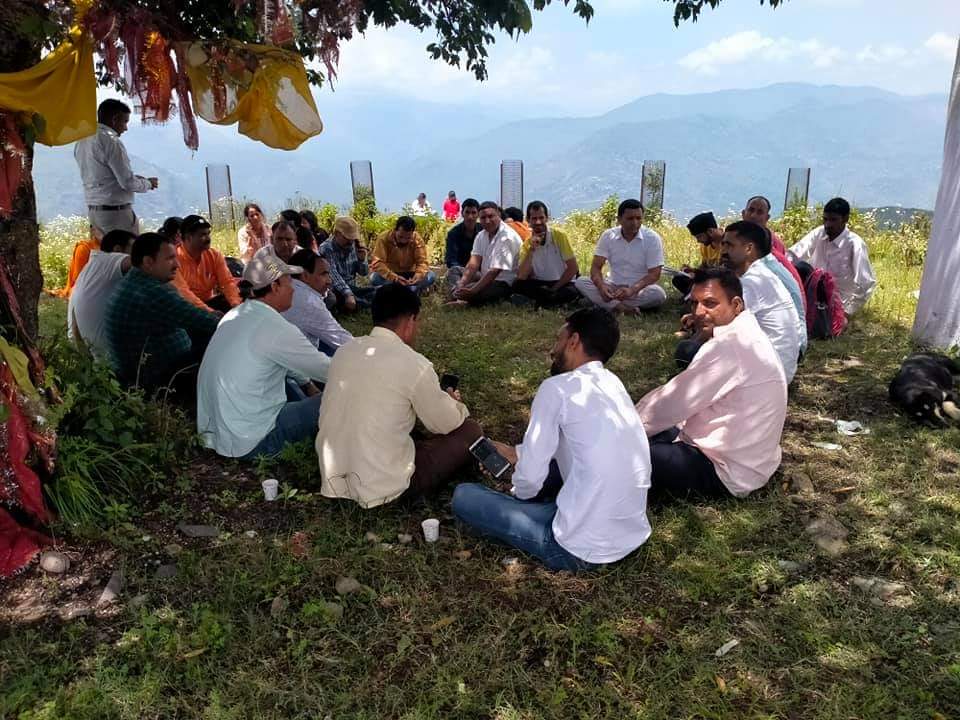 उत्तराखंड  Harela Festival : हरेला पर्व के अवसर पर देवीकोल मंदिर में पूजा और वृक्षारोपण किया गया 