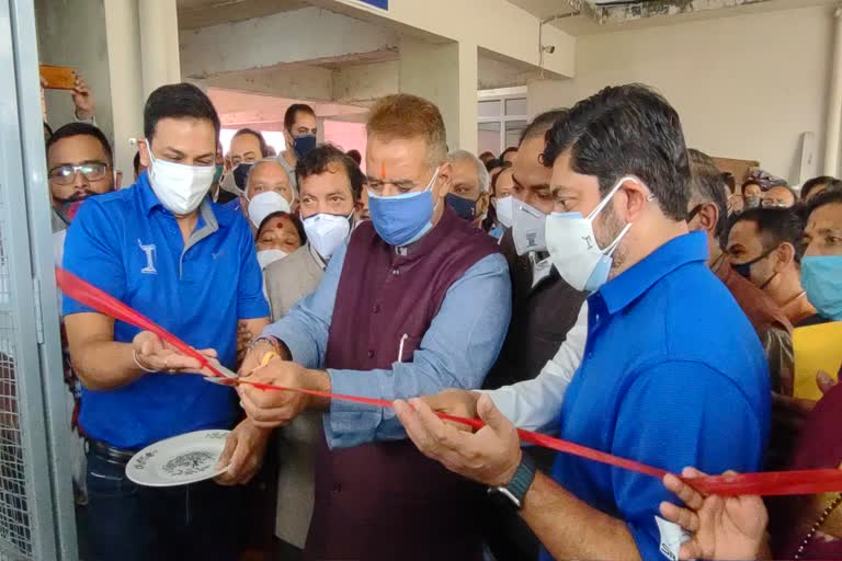उत्तराखंड : कैबिनेट मंत्री और स्थानीय विधायक गणेश जोशी ने आज उपजिला चिकित्सालय लंढौर में ऑक्सीजन प्लांट का लोकार्पण किया