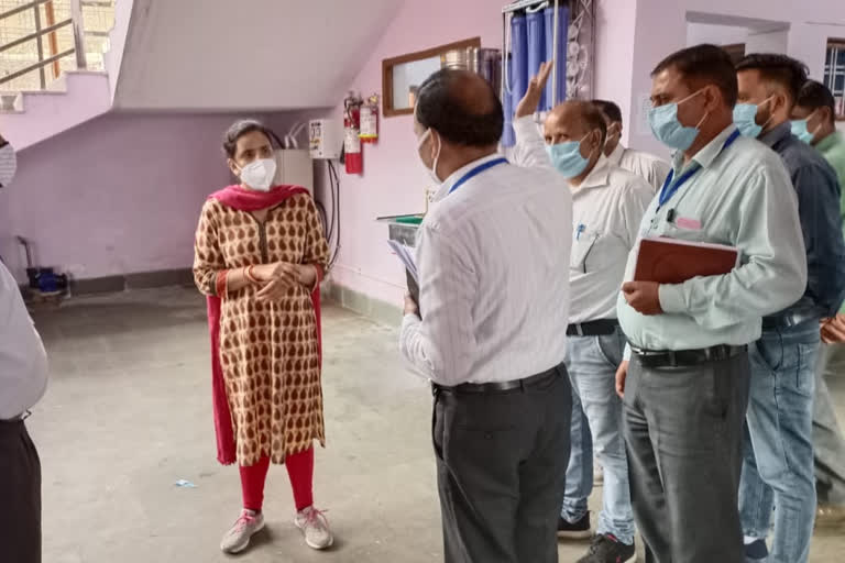 उत्तराखंड टिहरी न्यूज़ : टिहरी में तैयार ईवीएम व वीवीपैट गोदाम भवन, डीएम ने किया निरीक्षण