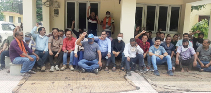 उत्तराखंड ब्रेकिंग न्यूज़ : एस्मा के बावजूद राज्य में ऊर्जा कर्मचारियों की हड़ताल , अन्य राज्यों को लिखा पत्र सचिव ऊर्जा ने