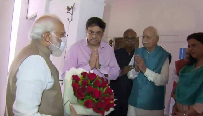 लालकृष्ण आडवाणी @94 : पीएम मोदी और वरिष्ठ नेताओं के साथ इस तरह मनाया जन्मदिन