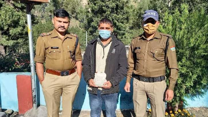 उत्‍तराखंड न्यूज़ उत्तरकाशी : कांस्टेबल पर नशा तस्करों से सांठगांठ का आरोप, एसपी निलंबित