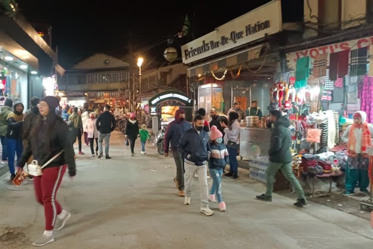 उत्‍तराखंड न्यूज़ : मसूरी में पर्यटन पर नाइट कर्फ्यू का असर दिख रहा, पर्यटक कैंसिल कर रहे हैं बुकिंग