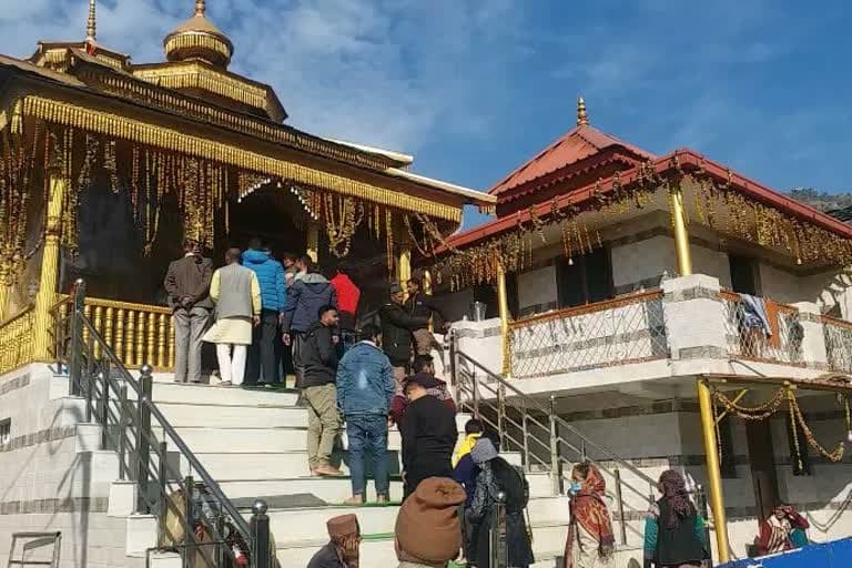 उत्‍तराखंड न्यूज़ : महासू देवता खत समाल्टा में 68 साल बाद विराजमान हुए , जनसैलाब दर्शनों को उमड़ा