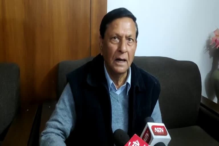 उत्‍तराखंड न्यूज़ : कांग्रेस नेता हीरा सिंह बिष्ट ने अरविंद केजरीवाल पर साधा निशाना, 'आप' को बताया बीजेपी का एजेंट'