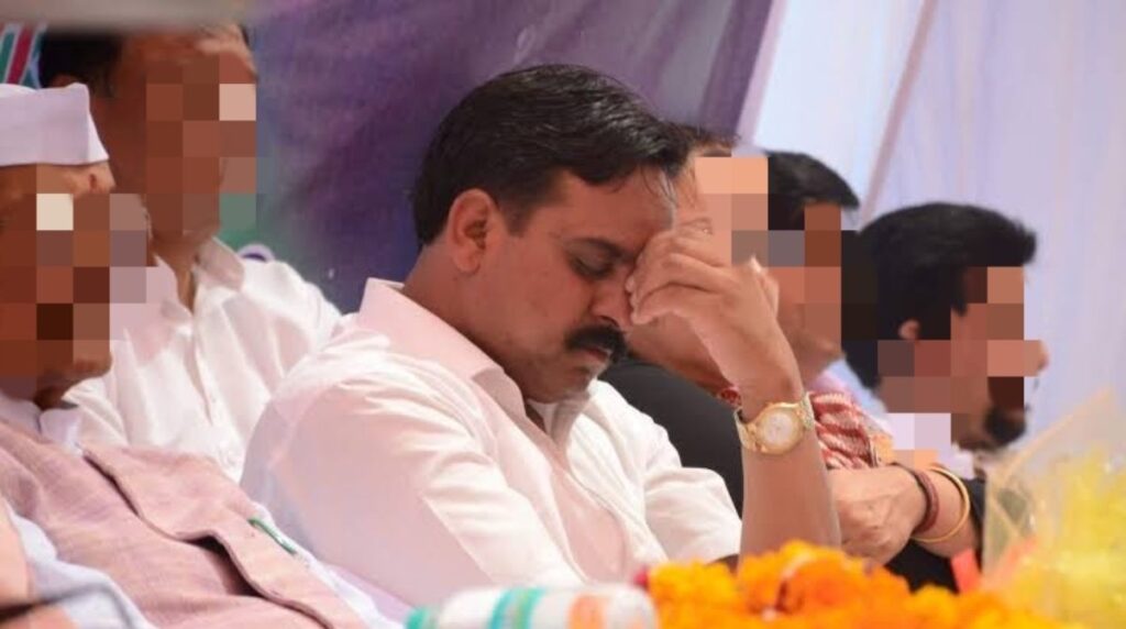 उत्‍तराखंड न्यूज़ घनसाली : पूर्व विधायक भीम लाल आर्य भी भूले कोविड के नियम, खुद लाइव आकर बनाई फिल्म