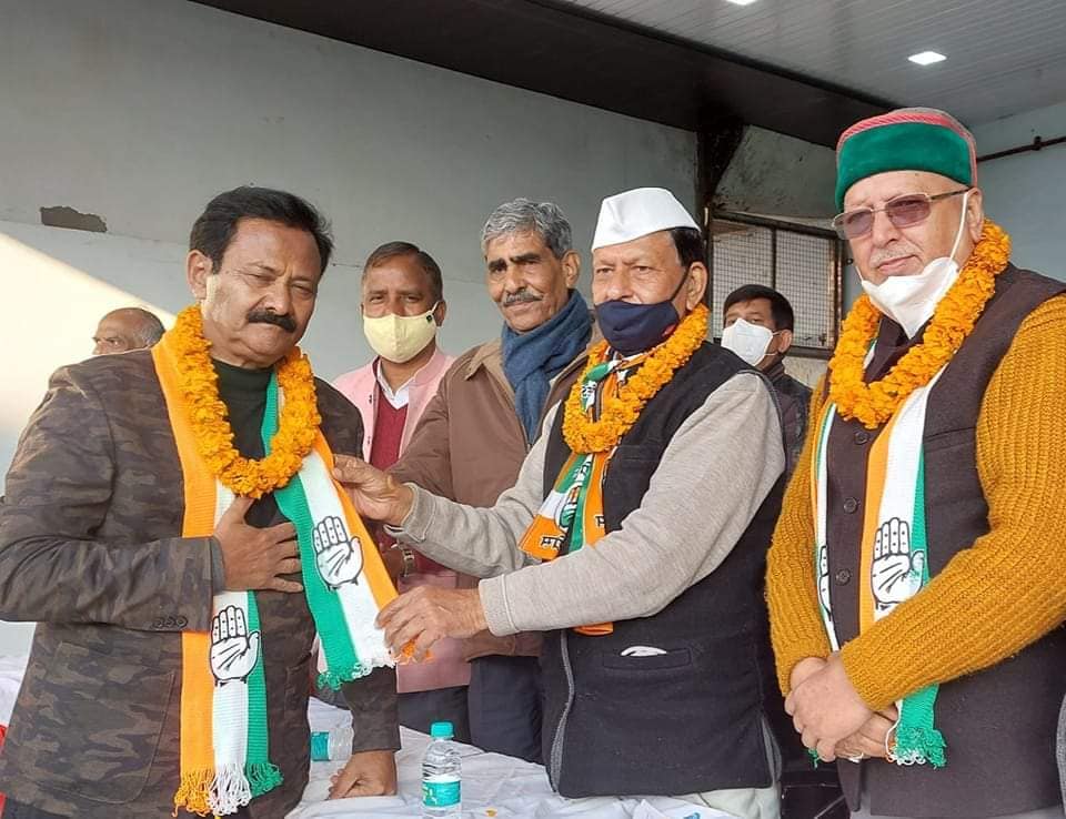 उत्‍तराखंड न्यूज़ : देहरादून में आम आदमी पार्टी को एक और झटका, कांग्रेस में शामिल जिलाध्यक्ष भूपेंद्र फरासी