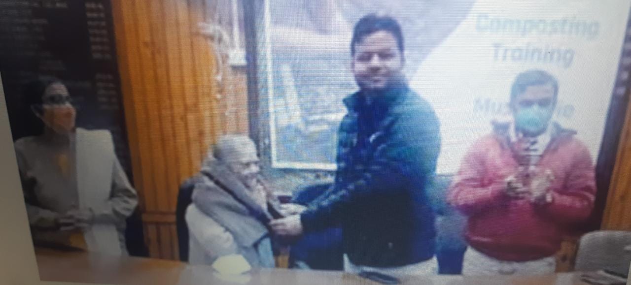 मसूरी उत्‍तराखंड न्यूज़ : : कचरे का निस्तारण करने व उसका खाद बनाकर उपयोग करने हेतु कार्यशाला का आयोजन