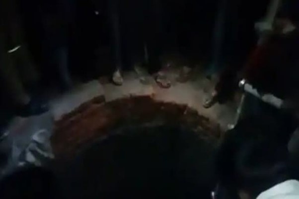 उत्तर प्रदेश ब्रेकिंग न्यूज़ : उत्तर प्रदेश के कुशीनगर में बड़ा हादसा, कई लोग कुएं में गिरे, 13 महिलाओं की मौत, पीएम ने जताया दुख