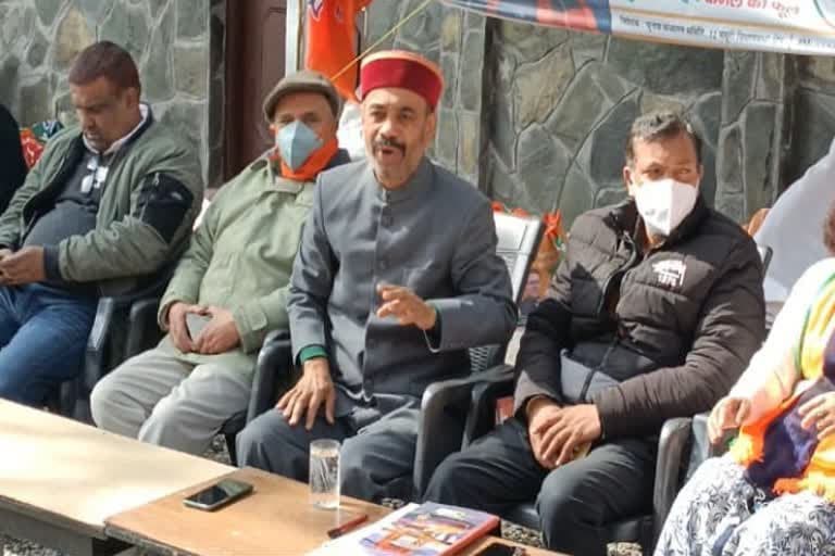 उत्‍तराखंड मसूरी न्यूज़ : उत्तराखंड भाजपा प्रवक्ता रविन्द्र जुगरान ने कहा कि कांग्रेस ने आंदोलनकारियों की हत्या करने वालों को टिकट दिया