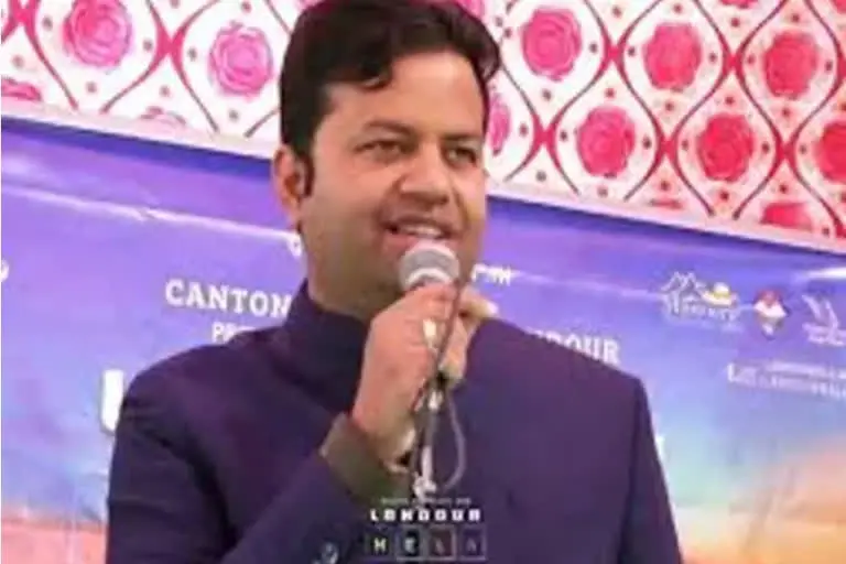 मसूरी उत्‍तराखंड न्यूज़ : यूकेडी प्रत्याशी बिल्लू वाल्मीकि पर हमला करने के आरोप में पुलिस ने मसूरी नगर अध्यक्ष अनुज गुप्ता समेत अज्ञात लोगों के खिलाफ मामला दर्ज किया