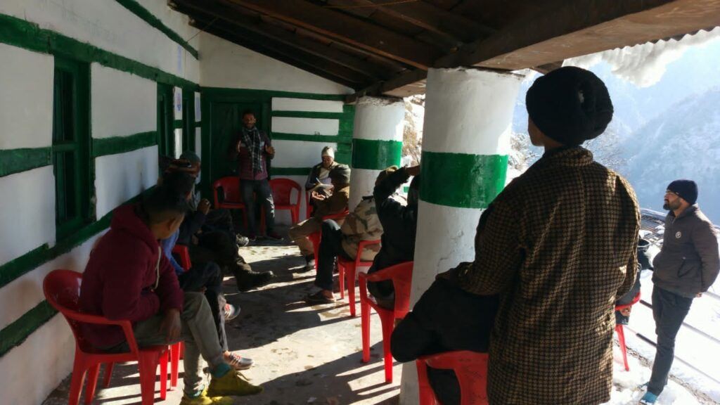 उत्तरकाशी उत्‍तराखंड न्यूज़ : लोगों को सुरक्षित हिमालय परियोजना की टीम ने किया जागरूक, पर्यटन को मिलेगा बढ़ावा