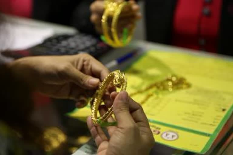 उत्‍तराखंड न्यूज़ : यूक्रेन-रूस युद्ध का असर, ग्लोबल मार्केट में सोना भी हुआ महंगा