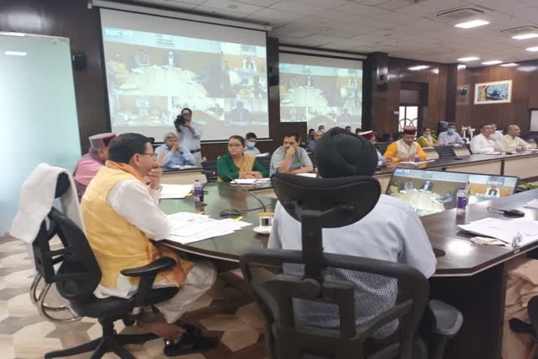 उत्‍तराखंड न्यूज़ : सीएम धामी ने सचिवालय में चारधाम यात्रा तैयारियों को लेकर बैठक की