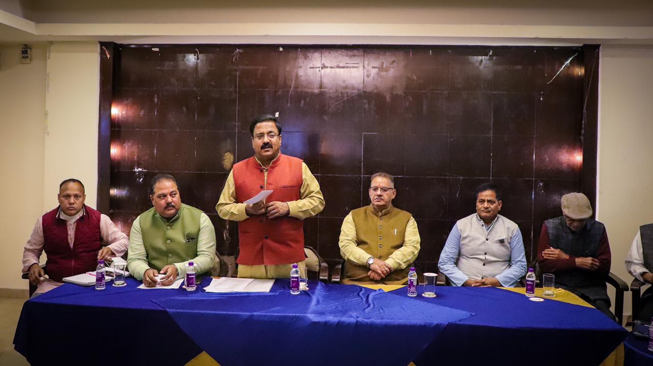 उत्‍तराखंड न्यूज़ : भाजपा मसूरी के मतगणना अभिकर्ताओं एवं वरिष्ठ कार्यकर्ताओं को भाजपा महानगर अध्यक्ष एवं काबीना मंत्री गणेश जोशी ने सम्बोधित किया।