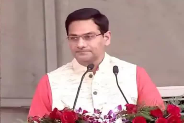 उत्‍तराखंड न्यूज़ : दूध मूल्य प्रोत्साहन राशि व मानदेय बढ़ाने के निर्देश सौरभ बहुगुणा ने दिए , युवाओं को स्वरोजगार से जोड़ने का प्रयास
