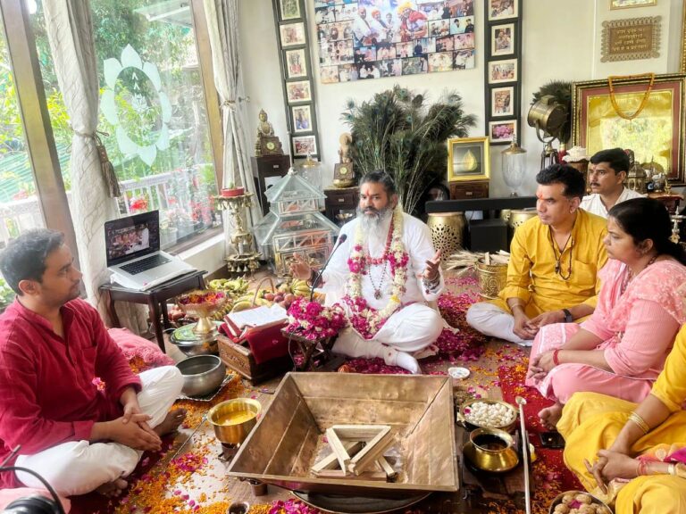मसूरी उत्‍तराखंड न्यूज़ : घाटी गूंज उठी बजरंग बाण प्रतिष्ठा, ध्वजारोहण, हनुमत सहस्त्रनाम, पुष्प अर्चन और अग्निहोत्र से ।