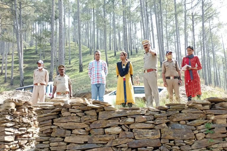 टिहरी उत्‍तराखंड न्यूज़ : डीएम ने फायर सीजन के चलते क्रू स्टेशन डाइजर का निरीक्षण किया