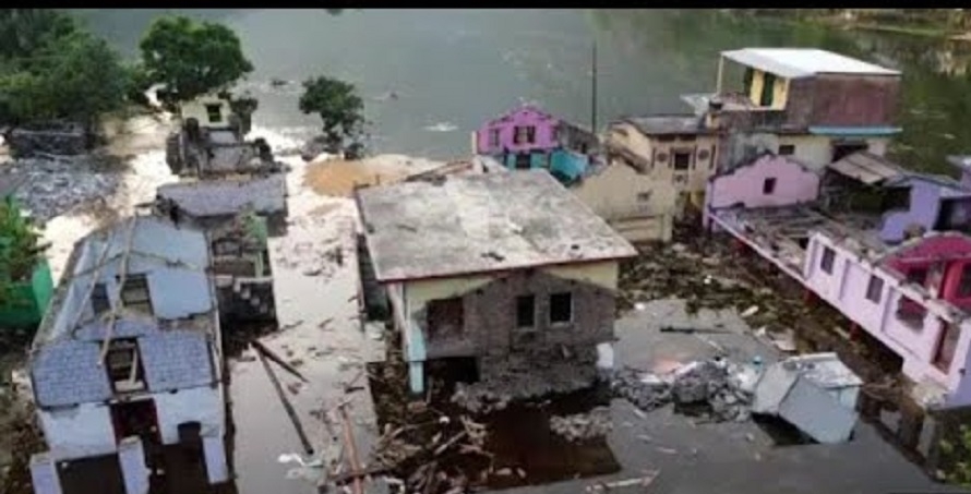उत्‍तराखंड न्यूज़ : देहरादून के लोहारी गांव ने रोशनी के लिए ली 'जल समाधि', छलक पड़े ग्रामीणों के आंसू