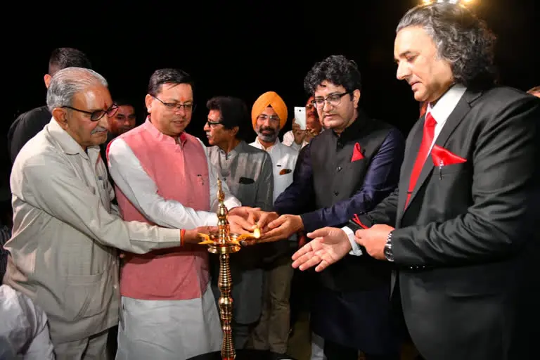 उत्‍तराखंड न्यूज़ : लिटरेचर फेस्टिवल के समापन समारोह में शामिल हुए सीएम धामी, कहा- बुद्धिजीवी वर्ग है हमारा मार्गदर्शक