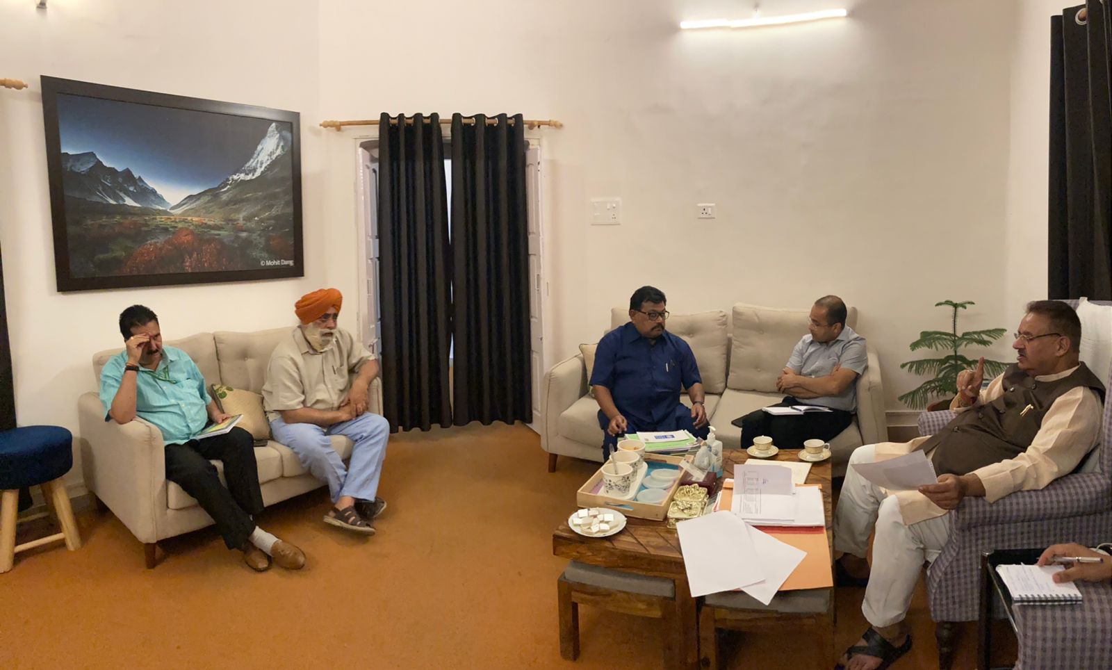 उत्‍तराखंड ब्रेकिंग न्यूज़ :मंड़ी समितियों में आढ़तियों /व्यापारियों का नहीं होने दिया जाऐगा उत्पीड़न।