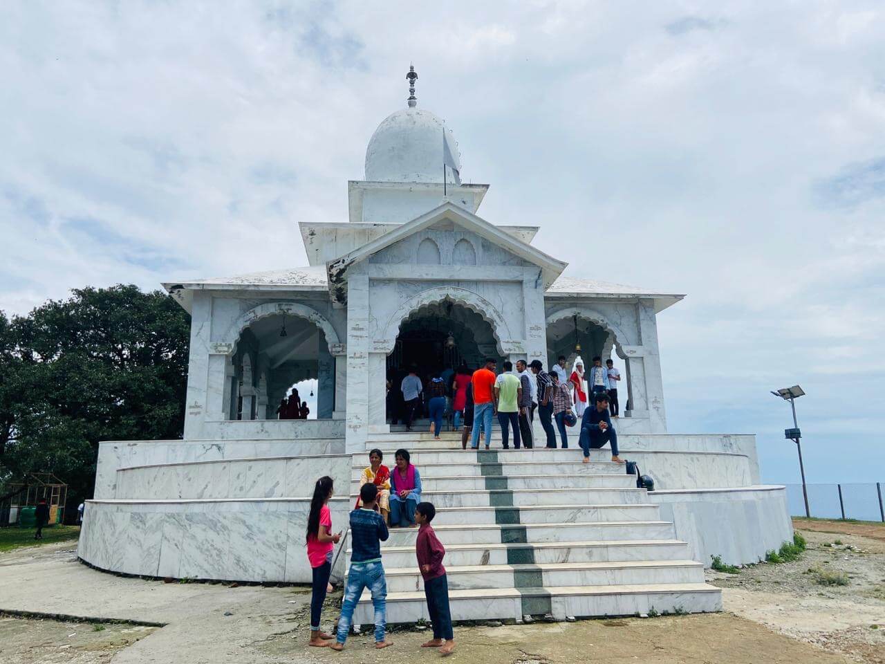 मसूरी उत्‍तराखंड न्यूज़ : भद्रराज मन्दिर को मसूरी विधानसभा क्षेत्र में बताने पर बिन्हार के लोगो को आपत्ति