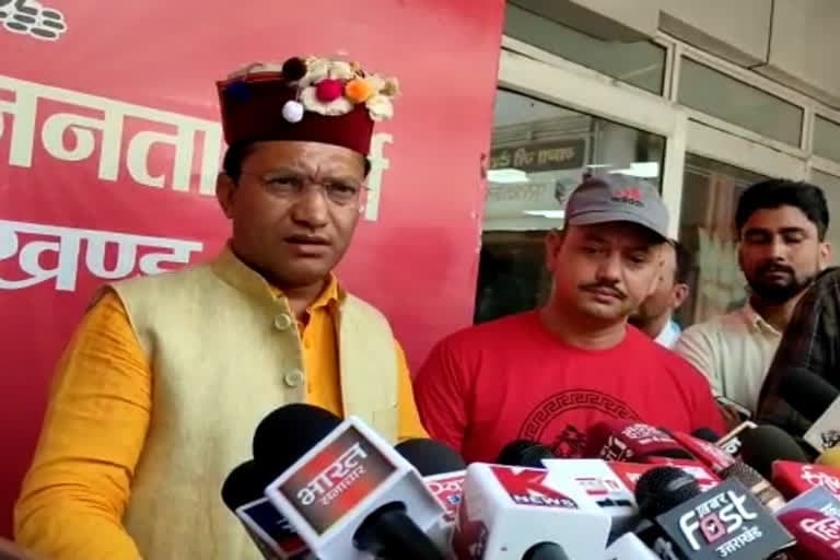 उत्‍तराखंड न्यूज़ : विधायक दुर्गेश्वर लाल पुरोला एसडीएम पर भड़के , कहा- जांच में और भी कई खुलासे होंगे
