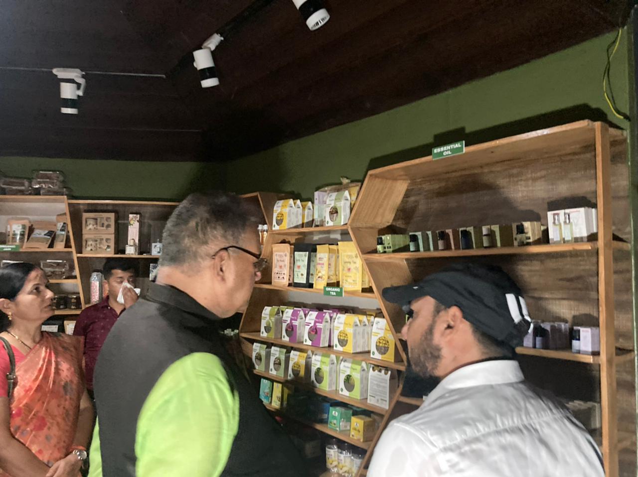 उत्‍तराखंड ब्रेकिंग न्यूज़ : गणेश जोशी ने विकासखंड सभागार चम्बा में विभागीय अधिकारियों के साथ समीक्षा बैठक में कहाँ कि प्रधानमंत्री के विज़न के अनुसार किसान और मातृशक्ति को आत्म निर्भर बनाने के लिए राज्य सरकार प्रयासरत है।