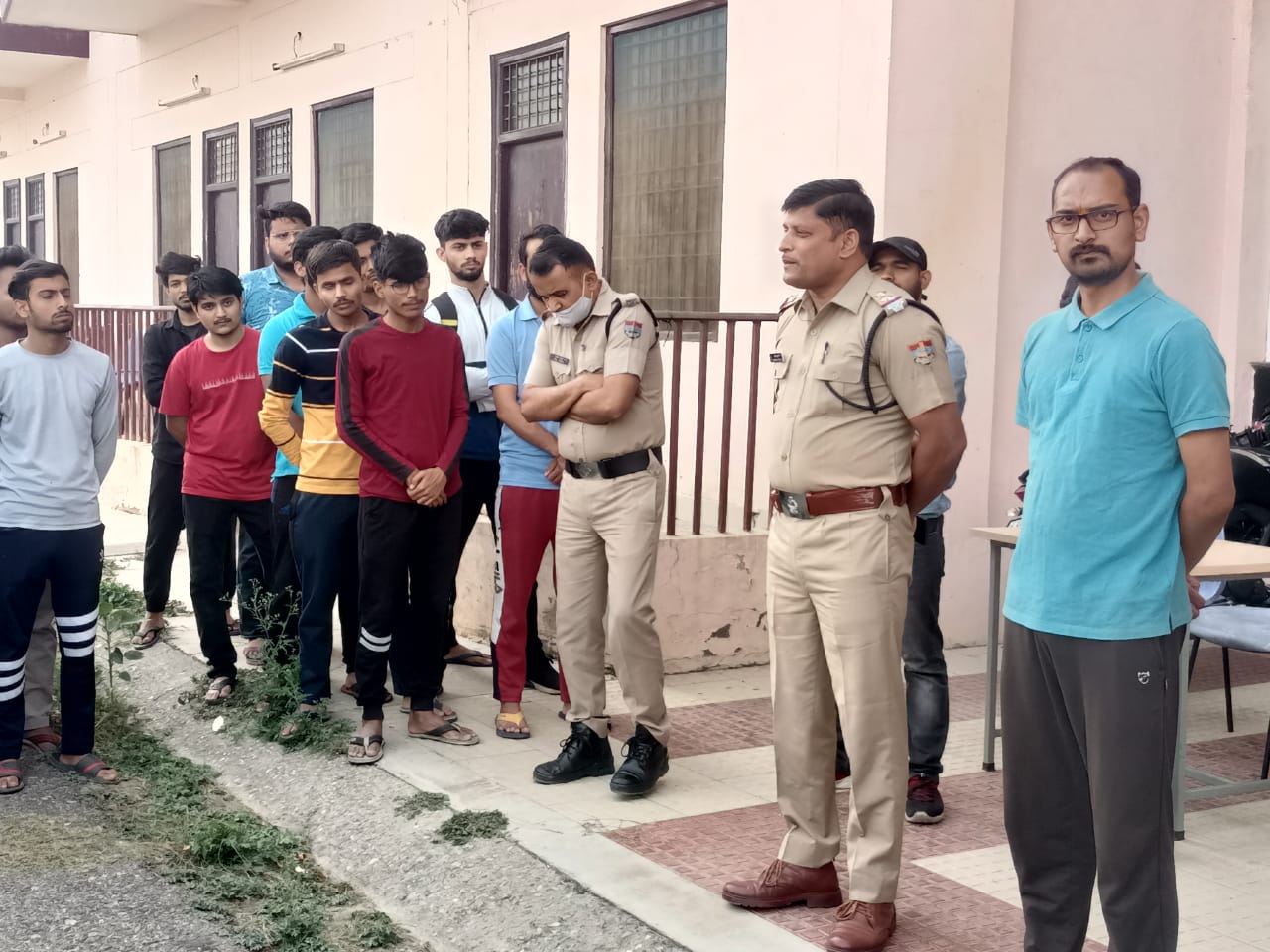टिहरी उत्‍तराखंड ब्रेकिंग न्यूज़ :नशा मुक्त भारत” अभियान का टिहरी पुलिस द्वारा किया जा रहा व्यापक प्रचार-प्रसार व चलाये जा रहे हैं