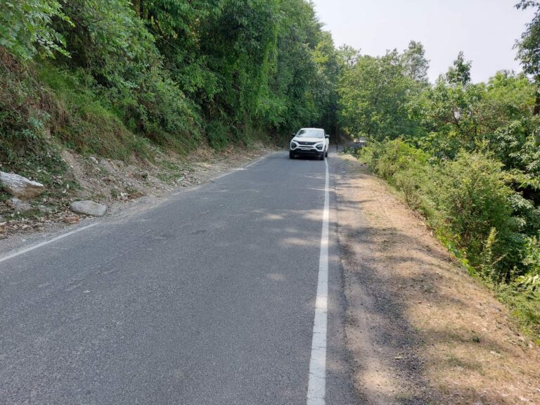 मसूरी उत्‍तराखंड न्यूज़ : हाथी पांव लंबी धार किमाड़ी मोटर मार्ग पर लगातार हो रहे हादसों से प्रशासन की नींद नहीं खुल रही है