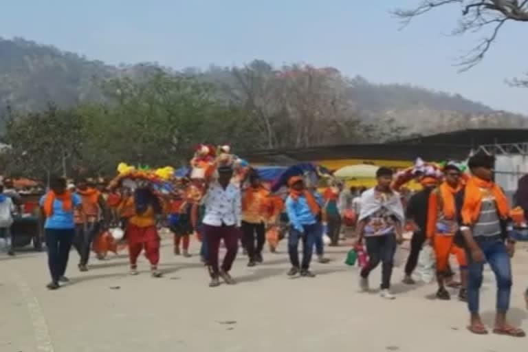 उत्‍तराखंड न्यूज़ : कांवड़ यात्रा की तैयारियां भी तेज कर दी गई , हेलीकॉप्टर से कांवड़ियों पर बरसेंगे फूल