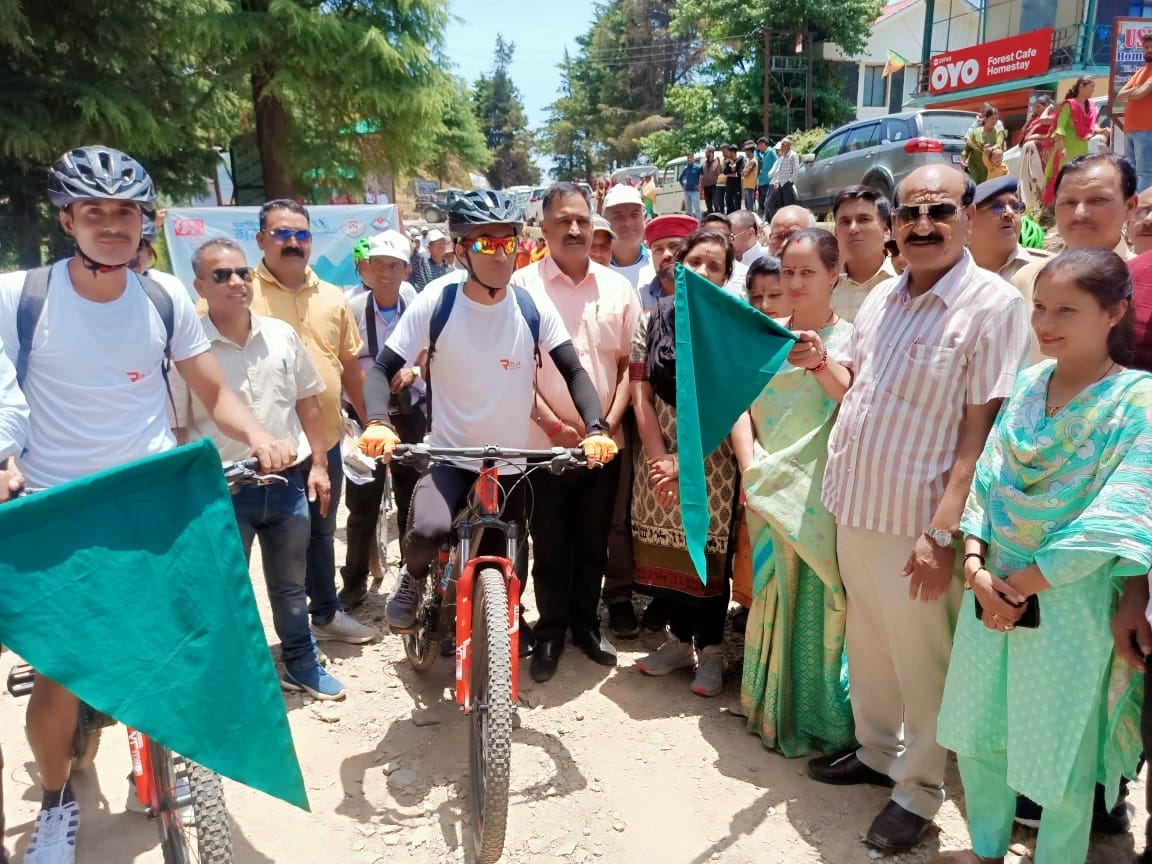 टिहरी गढ़वाल उत्‍तराखंड न्यूज़ : वन मंत्री सुबोध उनियाल ने काणाताल में चंबा-मसूरी के बीच कौड़िया इको ट्रेल का विधिवत रूप से शुभारंभ किया।