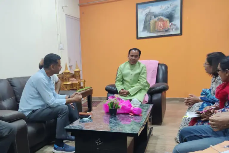 उत्‍तराखंड न्यूज़ : प्रदेश में अवैध रूप से संचालित निजी अस्पतालों, क्लीनिकों, नर्सिंग होम और अल्ट्रासाउंड सेंटरों के खिलाफ कार्रवाई की जाएगी