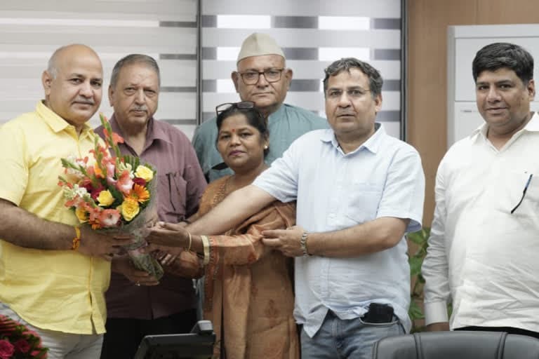 उत्‍तराखंड न्यूज़ : आम आदमी पार्टी में शामिल हुए कांग्रेस के बागी, मनीष सिसोदिया ने किया स्वागत