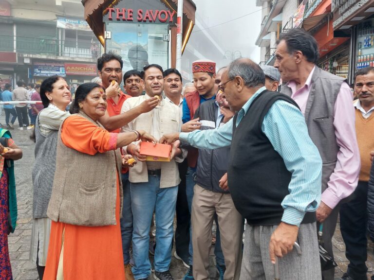 मसूरी में द्रौपदी मुर्मू की जीत पर बीजेपी ने जश्न मनाया.