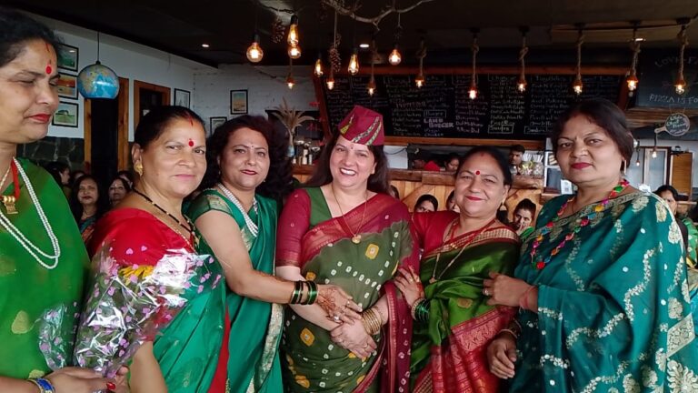 मसूरी : महिलाओं ने विभिन्न मनोरंजक कार्यक्रम तीज उत्सव में प्रस्तुत किए।