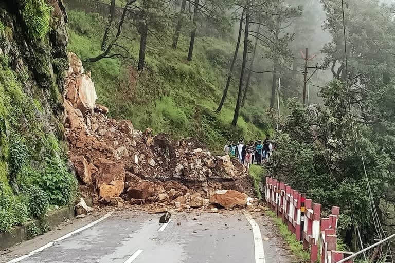 हल्द्वानी : उत्तराखंड में 'आसमानी' आपदा , भारी बारिश से कुमाऊं में 55 सड़कें बंद, अस्त-व्यस्त जनजीवन