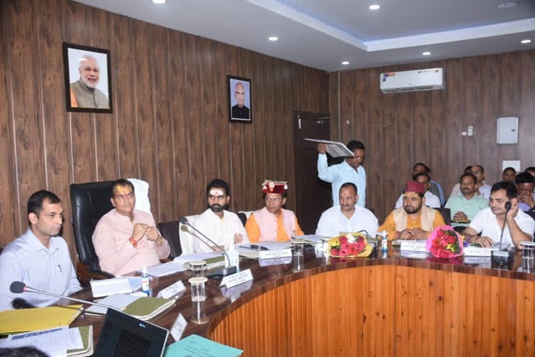 उत्तरकाशी उत्‍तराखंड न्यूज़ : प्रेमचंद अग्रवाल की अध्यक्षता में हुई बैठक, उत्तरकाशी जिले के विकास के लिए नियोजन समिति द्वारा 56 करोड़ 18 लाख रुपये स्वीकृत किए गए हैं