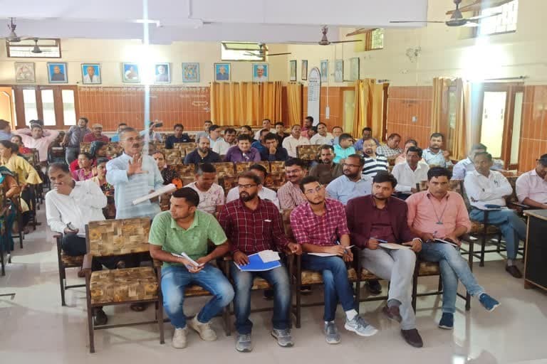 चमोली उत्‍तराखंड न्यूज़ :थराली बीडीसी की बैठक में हुआ खूब बवाल