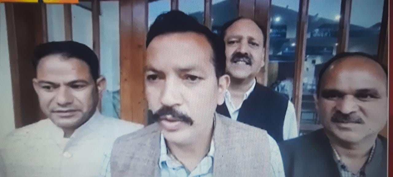 मसूरी उत्‍तराखंड न्यूज़ : भाजपा के मंडल अध्यक्ष मोहन पेटवाल ने भाजपा सरकार के 100 दिन पूरे होने पर उपलब्धियां गिनाई