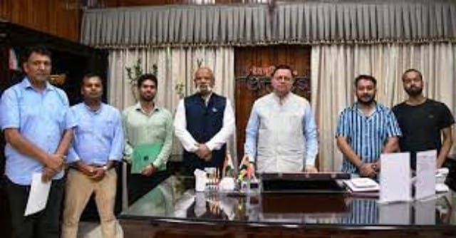 सीएम धामी ने ड्रोन एप्लीकेशन रिसर्च सेंटर द्वारा आयोजित "शॉट ऑन माई ड्रोन" प्रतियोगिता में विजेता प्रतिभागियों को सम्मानित किया