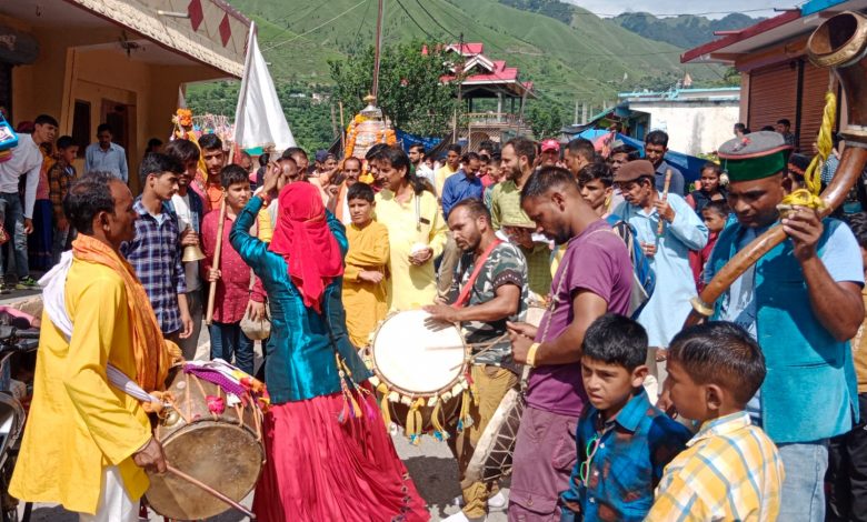 टिहरी गढ़वाल : श्रीकोट वासियों ने नागराज मेला धूमधाम से मनाया।