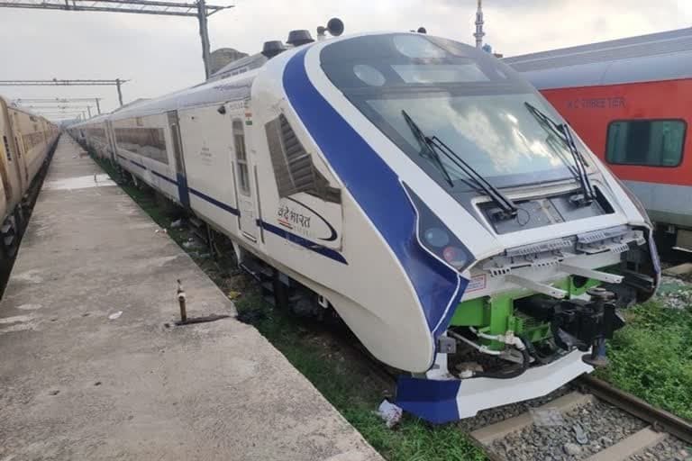 वंदे भारत ट्रेन ने ट्रायल रन में तोड़ा रिकॉर्ड, 180 किमी प्रति घंटे की रफ्तार पकड़ी
